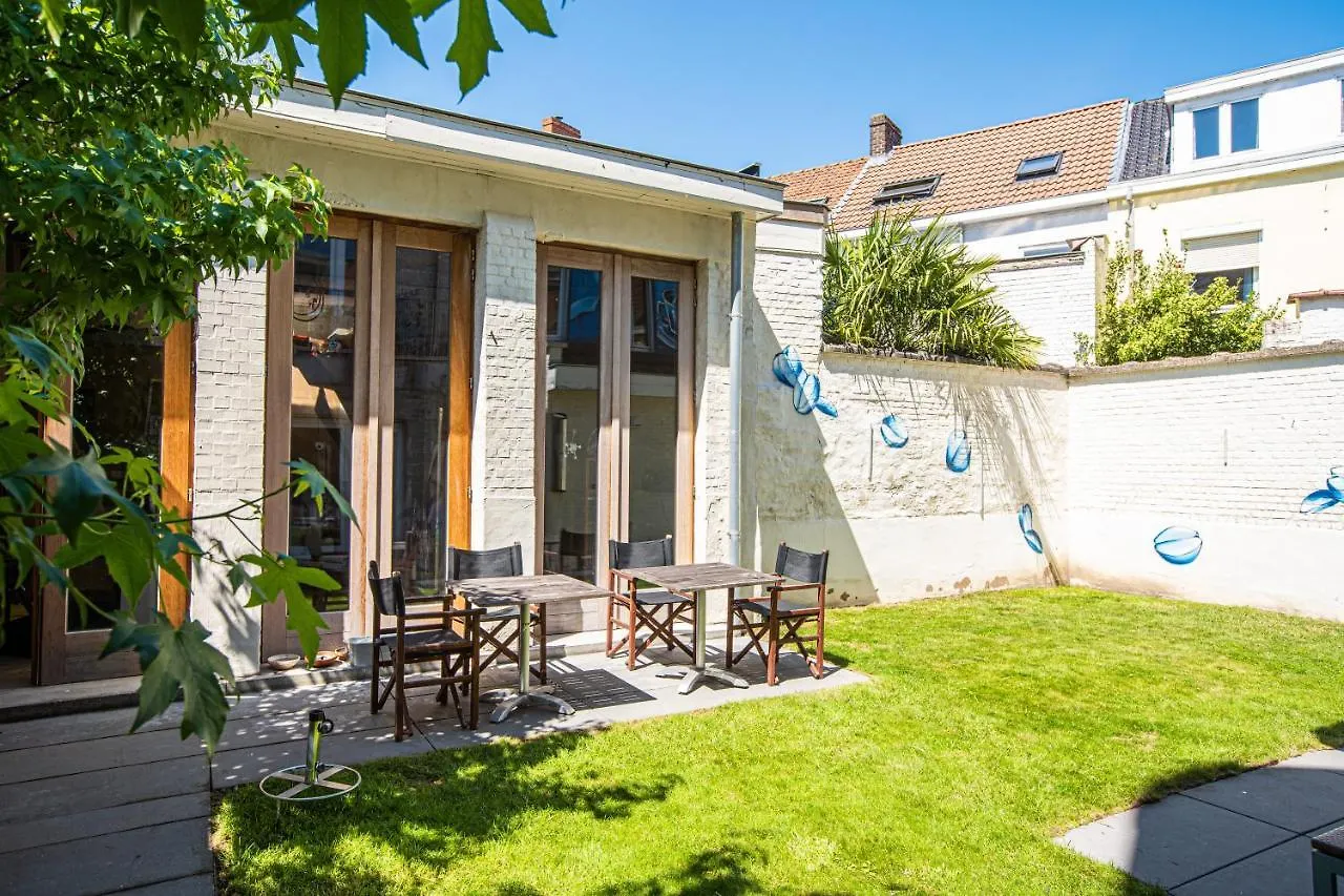 Bed and Breakfast Fred&Breakfast Гент 3*,
